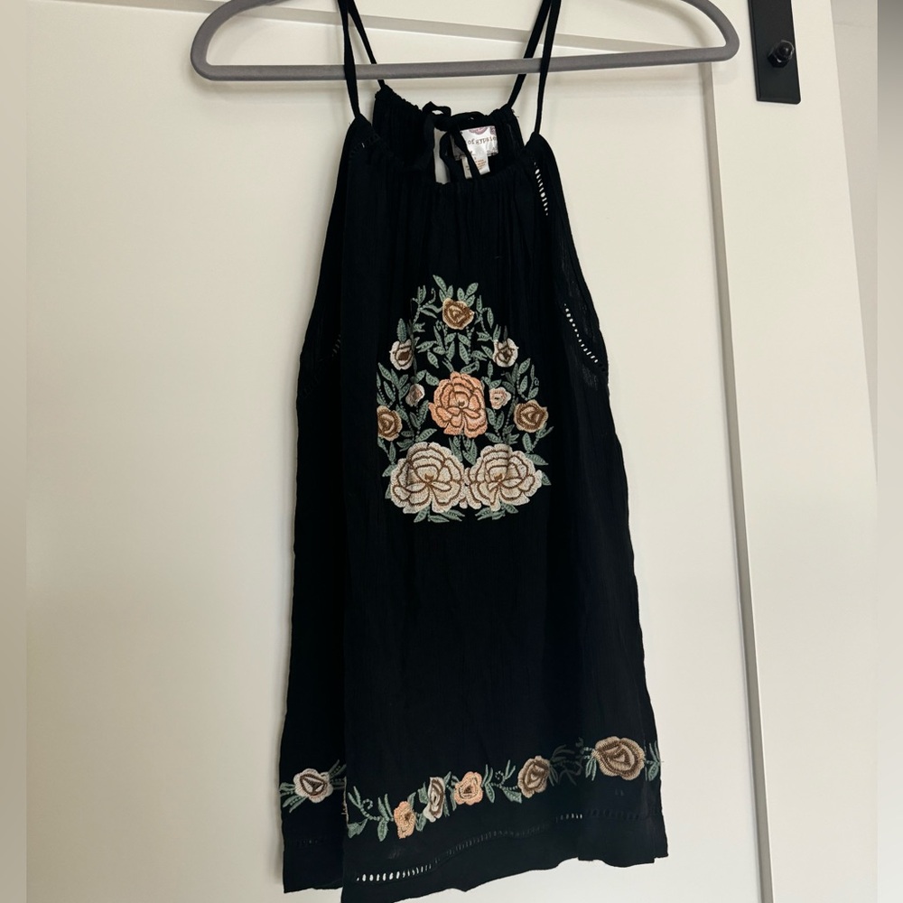 Flowy embroidered shirt